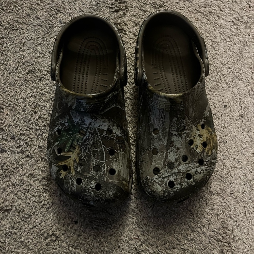 Realtree camo crocs